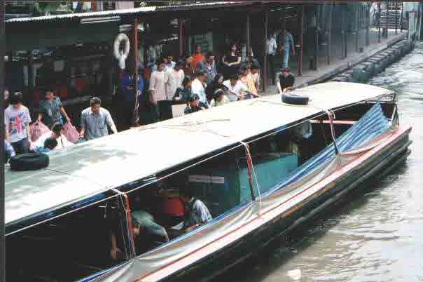  watertaxi in de Klongs 